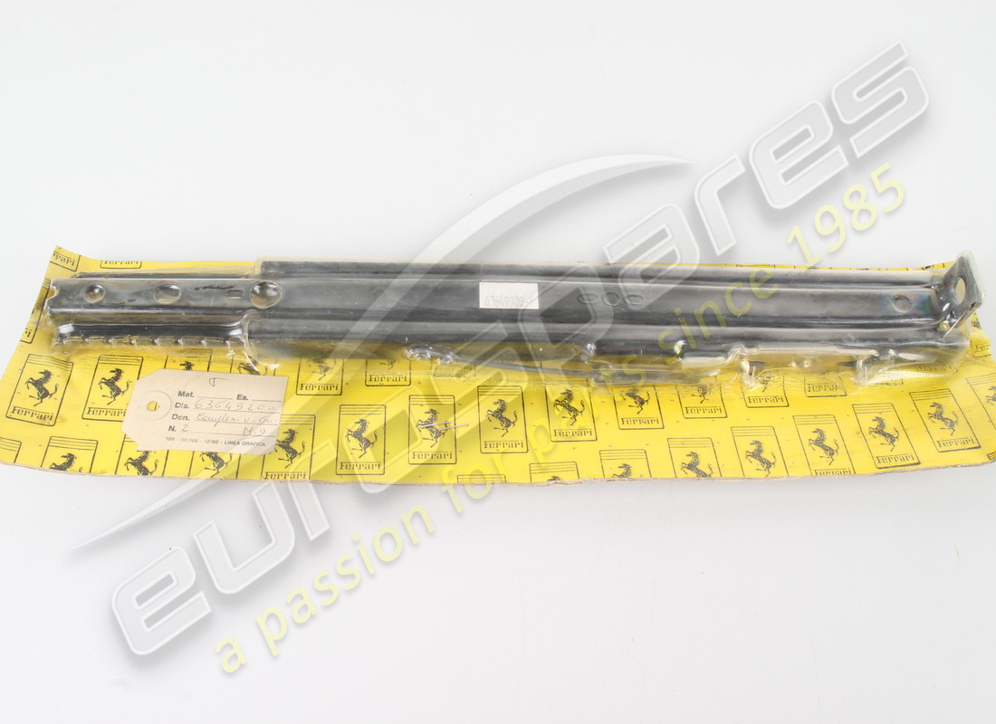 neue ferrari rh-führungsbaugruppe. teilenummer 63649200 (1)