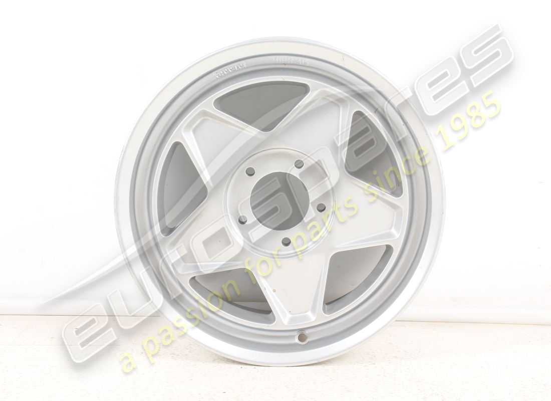 GEBRAUCHTE Ferrari VORDERREIFENFELGE 210/415 . TEILENUMMER 123164 (1)