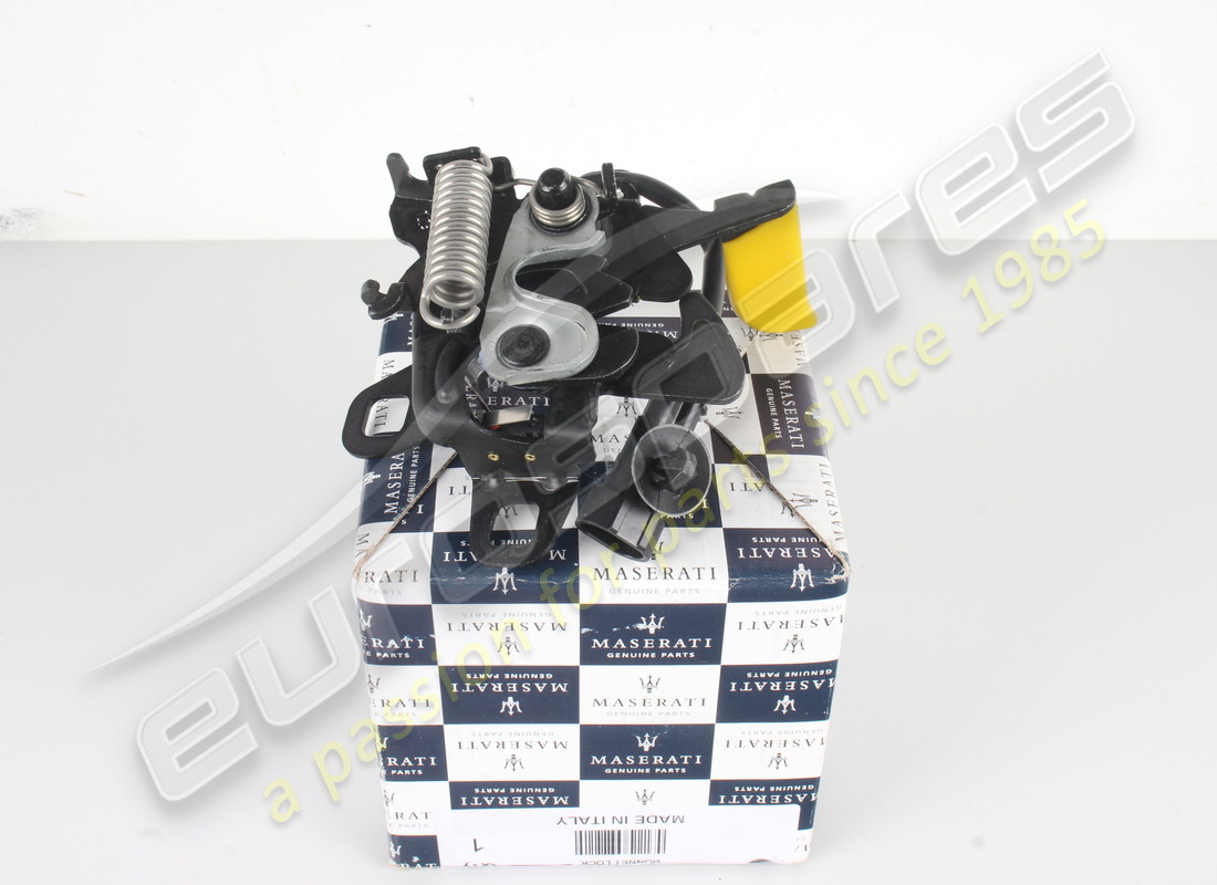 neu maserati motorhaubenschloss. teilenummer 670152937 (1)