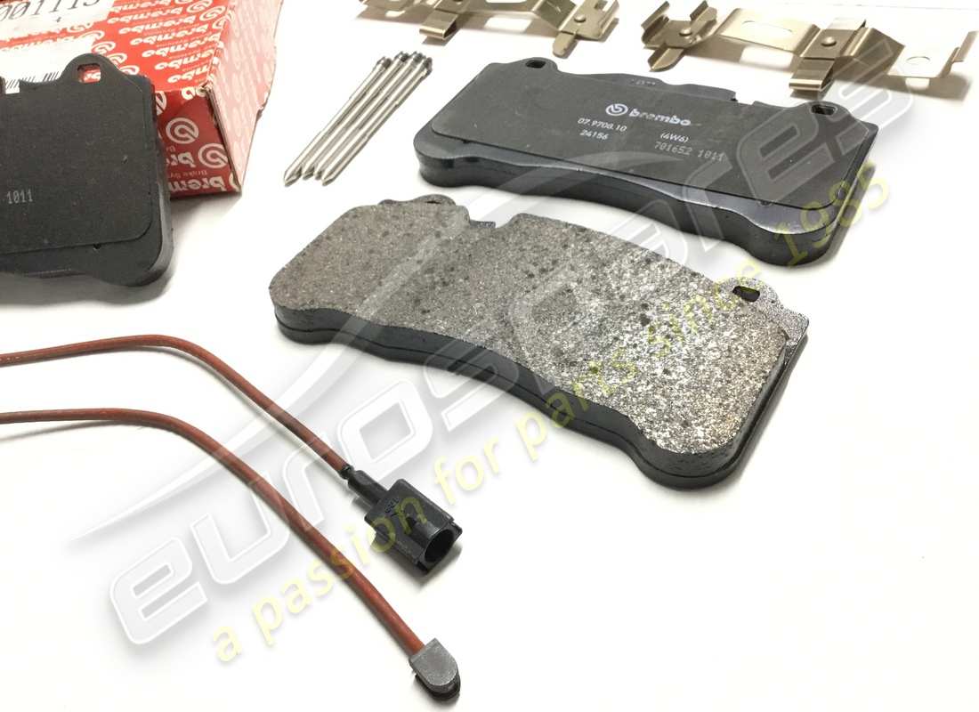 neu ferrari satz vordere bremslöschen aus carbon-keramik. teilenummer 70001119 (3)