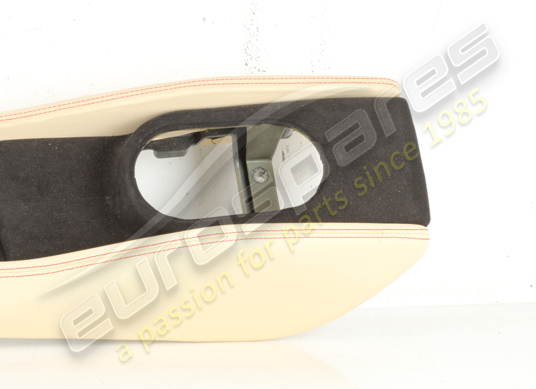 GEBRAUCHTE FERRARI KOMPLETTE MITTELKONSOLE. TEILENUMMER 891849 (2) gebrauchte ferrari komplette mittelkonsole. teilenummer 891849 (2)