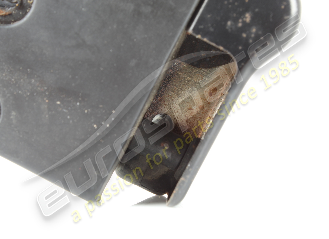 used ferrari lh top locking striker plat. part number 63682800 (4)