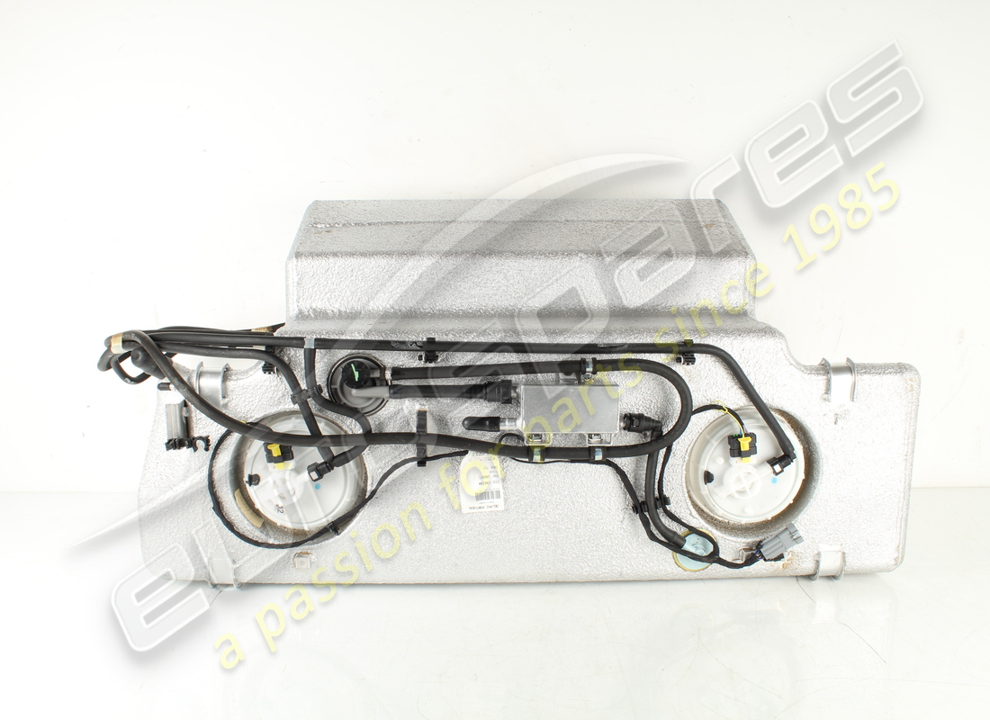 neuer ferrari kraftstofftank. teilenummer 191486 (2)