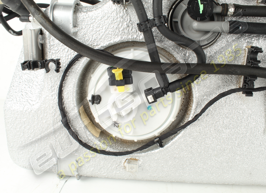 neuer ferrari kraftstofftank. teilenummer 191486 (3)