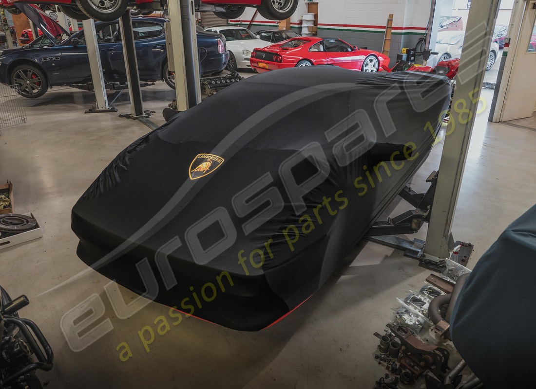 NEUE LAMBORGHINI AUTOABDECKUNG FÜR DEN INNENBEREICH (OHNE SPOILER). TEILENUMMER 0097006639 (2) neue lamborghini autoabdeckung für den innenbereich (ohne spoiler). teilenummer 0097006639 (2)