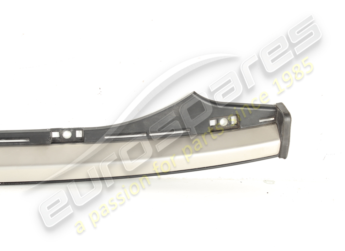 GEBRAUCHTE OBERE HINTERE STOßSTANGENZIERLEISTE FERRARI. TEILENUMMER 84905900 (4) gebrauchte obere hintere stoßstangenzierleiste ferrari. teilenummer 84905900 (4)