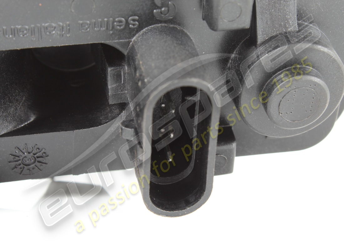 GEBRAUCHTER FERRARI LAMPENFASSUNGSSCHUTZ. TEILENUMMER 168176 (2) gebrauchter ferrari lampenfassungsschutz. teilenummer 168176 (2)