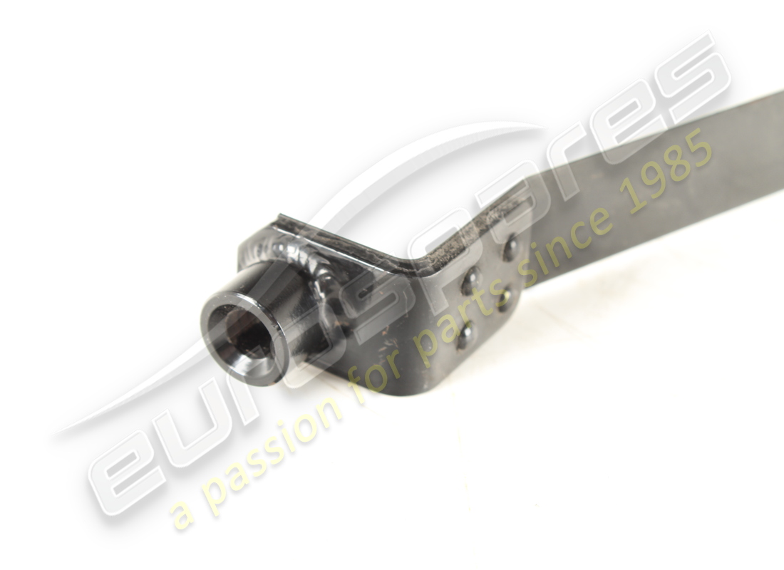 GEBRAUCHTER RECHTER UNTERER TANKHALTERUNGSBAND FERRARI. TEILENUMMER 256038 (2) gebrauchter rechter unterer tankhalterungsband ferrari. teilenummer 256038 (2)