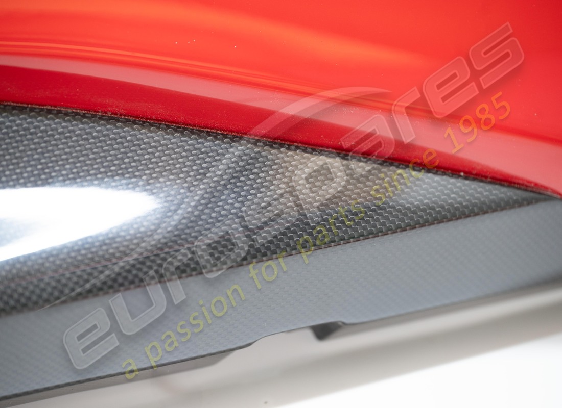 gebrauchter ferrari linker carbon-seitenschürze. teilenummer 985796474 (2)
