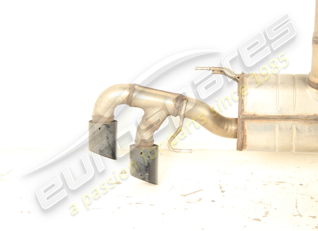 gebrauchtes maserati hinteres auspuffrohr. teilenummer 670177008 (2)