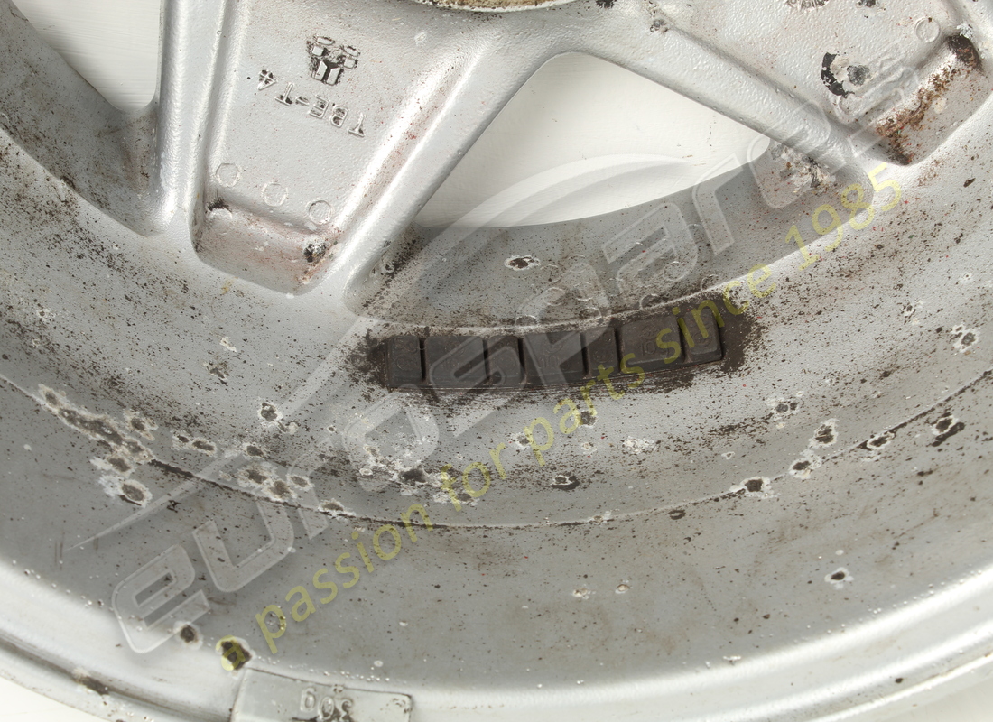 GEBRAUCHTES FERRARI RENNRAD VORNE 3.2 MQV. TEILENUMMER 127465 (7) gebrauchtes ferrari rennrad vorne 3.2 mqv. teilenummer 127465 (7)