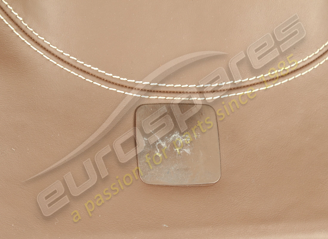 gebrauchte ferrari untere heckklappenverkleidung. teilenummer 841150.. (4)