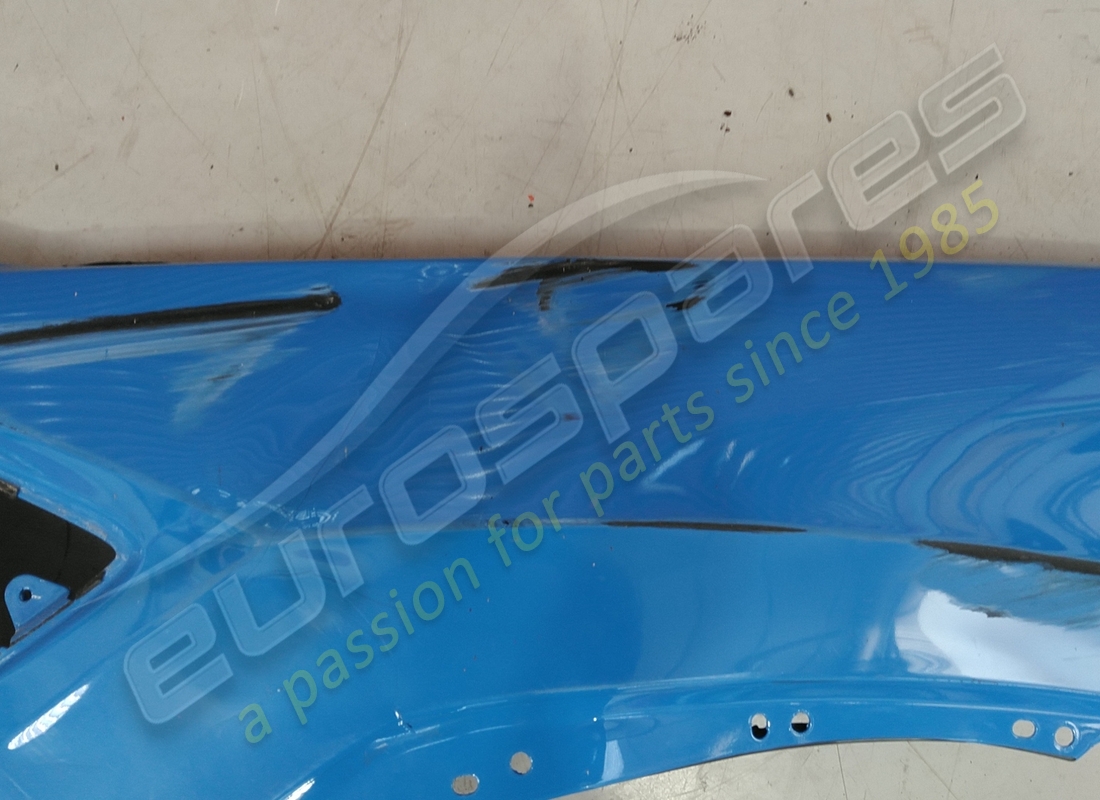 beschädigter lamborghini rechter vorderer kotflügel. teilenummer 4ml821106a (2)
