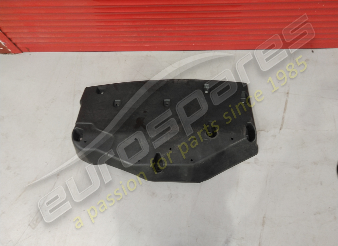GEBRAUCHT Maserati HINTERER AERODYNAMISCHER SCHILD . TEILENUMMER 670030778 (1)