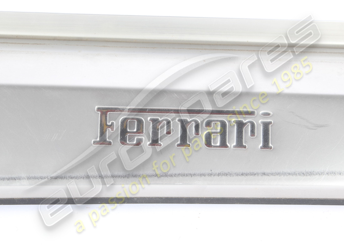 gebrauchte ferrari linke kickplatte. teilenummer 68146600 (2)