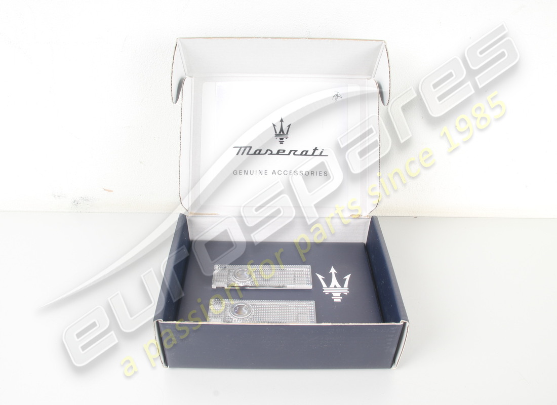 neu maserati innenleuchten mit logo-kit. teilenummer 940001321 (1)