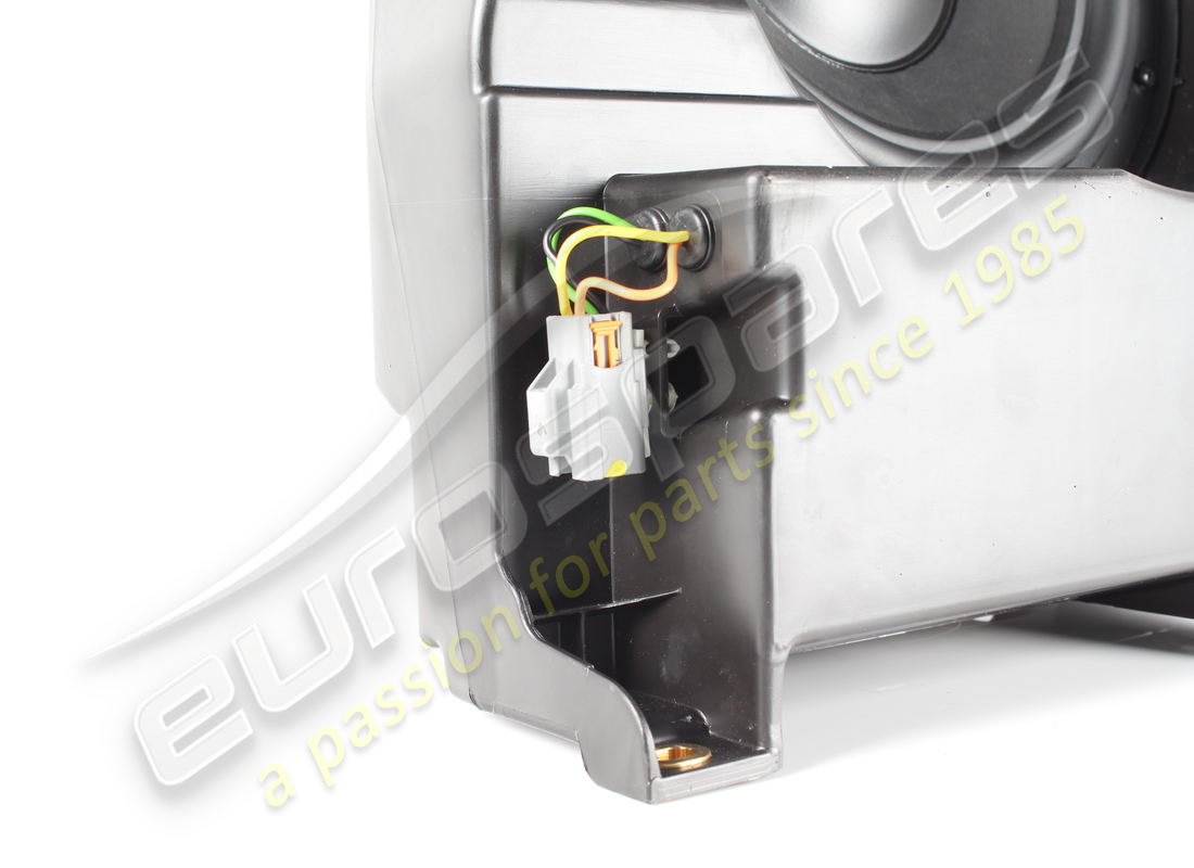 gebrauchter ferrari subwoofer. teilenummer 780636 (2)