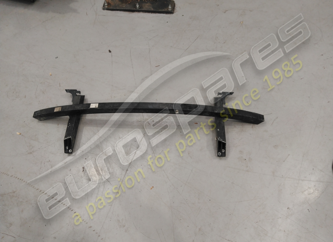 beschädigter lamborghini hinterer stoßfänger. teilenummer 400807307 (1)