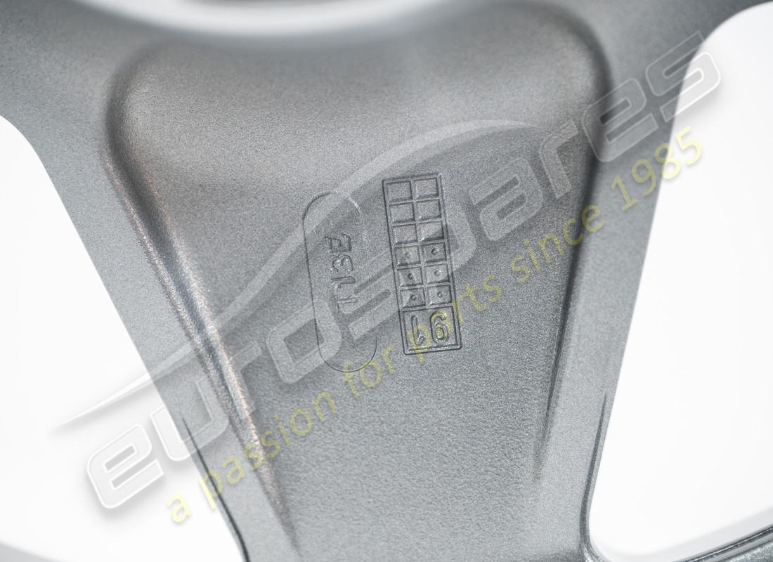 NEUE FERRARI ERSATZRADFELGE. TEILENUMMER 147257 (8) neue ferrari ersatzradfelge. teilenummer 147257 (8)