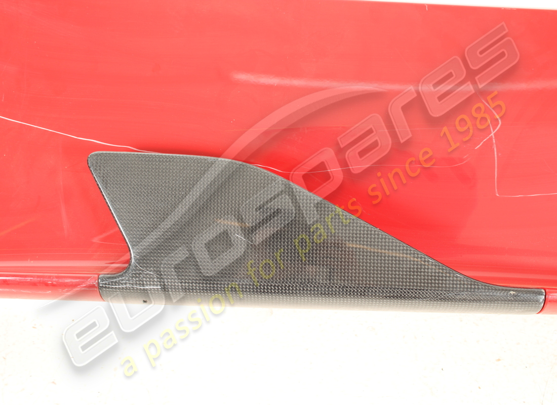 verwendete ferrari rechte untertürverkleidung. teilenummer 85984410 (2)
