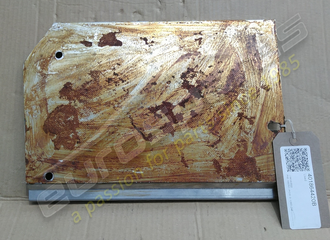 gebrauchte lamborghini fußstütze. teilenummer 401864420b (2)