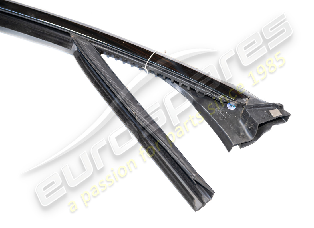 gebrauchte maserati rechte vordere dichtung. teilenummer 670295995 (2)