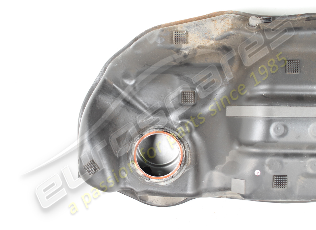 gebrauchter maserati kompletter dieseltank. teilenummer 670030059 (2)