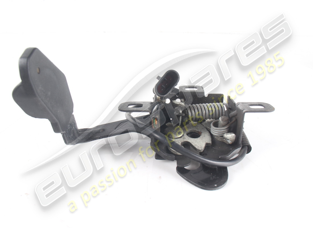 GEBRAUCHTES FERRARI DECKELSCHLOSS. TEILENUMMER 83752200 (2) gebrauchtes ferrari deckelschloss. teilenummer 83752200 (2)