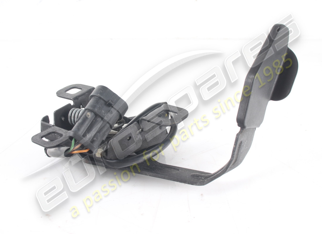 GEBRAUCHTES FERRARI DECKELSCHLOSS. TEILENUMMER 83752200 (4) gebrauchtes ferrari deckelschloss. teilenummer 83752200 (4)