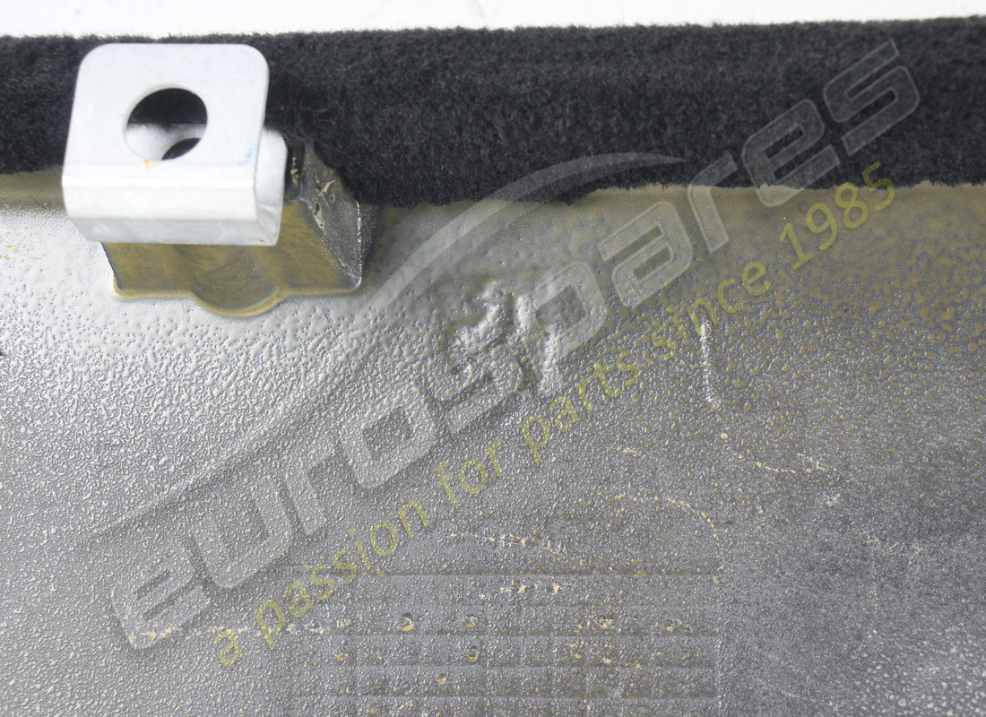 gebrauchte ferrari seitliche schwellerverkleidung links. teilenummer 88127100 (3)