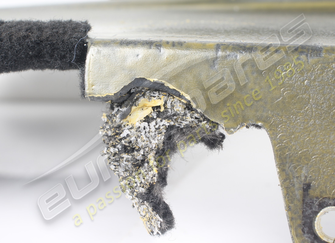 gebrauchte ferrari seitliche schwellerverkleidung links. teilenummer 88127100 (4)