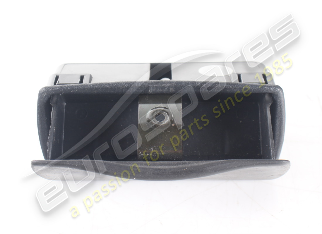 GEBRAUCHTER MASERATI HECKASCHENBECHER. TEILENUMMER 388300601 (1) gebrauchter maserati heckaschenbecher. teilenummer 388300601 (1)