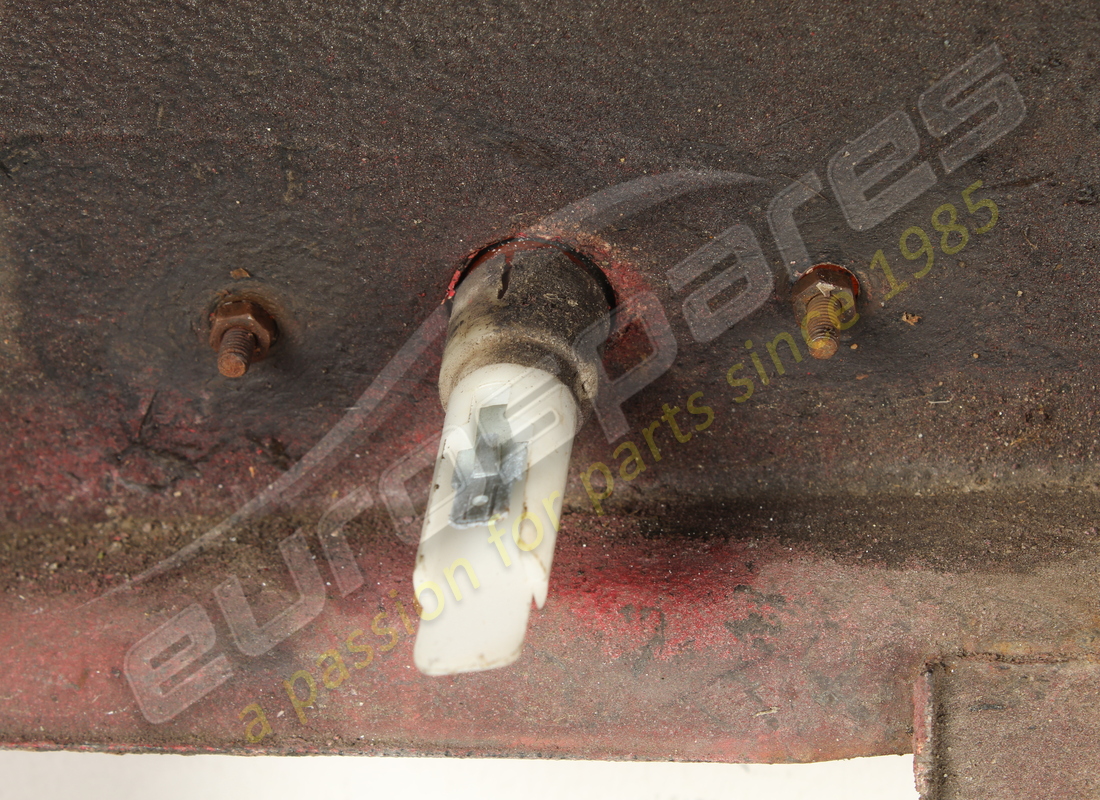 GEBRAUCHTE FERRARI RECHTE VORDERE KOTFLÜGELPLATTE. TEILENUMMER 61707700 (5) gebrauchte ferrari rechte vordere kotflügelplatte. teilenummer 61707700 (5)