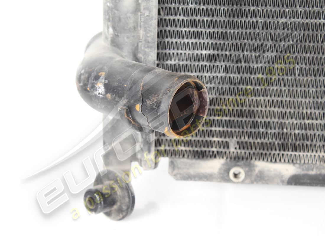 gebrauchter ferrari motorwasserkühler. teilenummer 333926 (3)