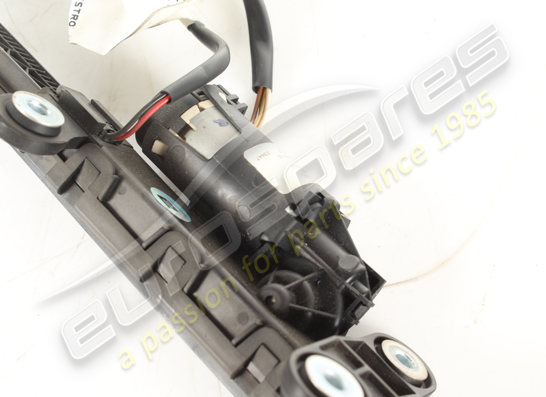 gebraucht ferrari links riemenverlängerung. teilenummer 82251900 (2)