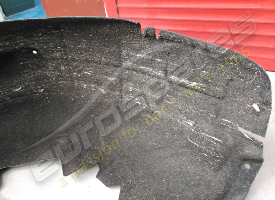 gebrauchter maserati rechter hinterer radhausschutz. teilenummer 670038155 (3)