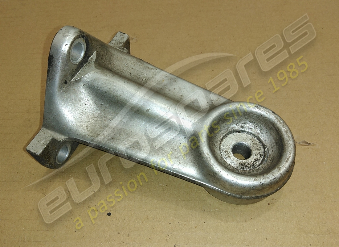 VERWENDET Ferrari SUPPORT . TEILENUMMER 152246 (1)