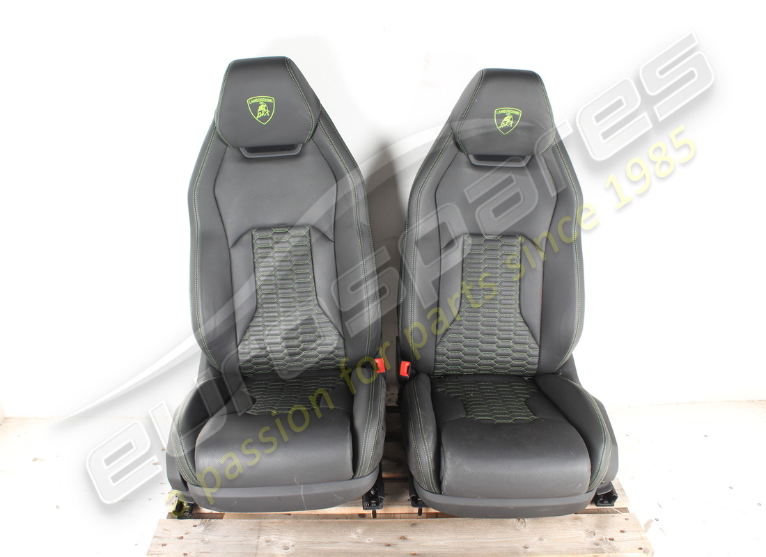GEBRAUCHTES Lamborghini KOMPLETTES SITZSET. TEILENUMMER EAP1227394 (1)