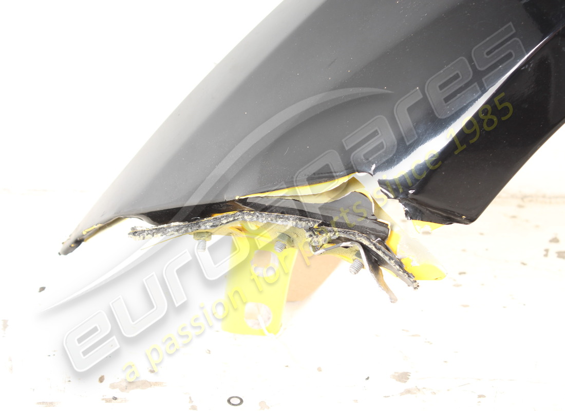 beschädigter ferrari vorderer linker kotflügel. teilenummer 88857911 (2)