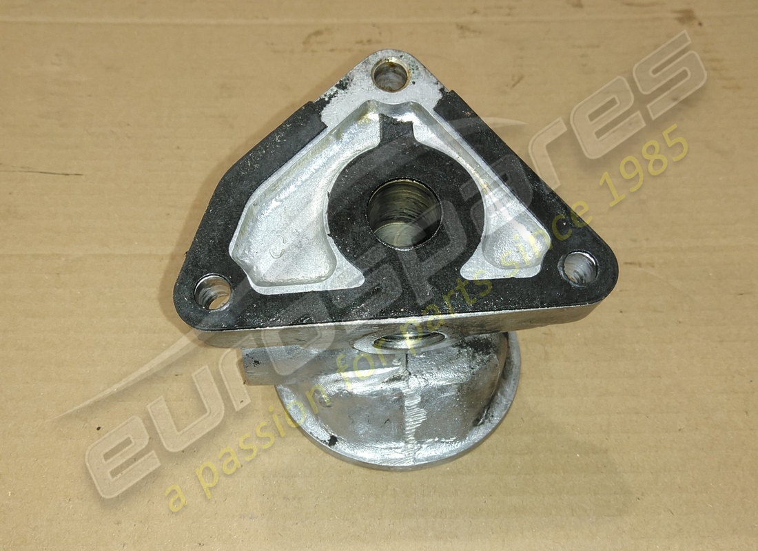 gebrauchter ferrari ölfiltersockel. teilenummer 123863 (4)