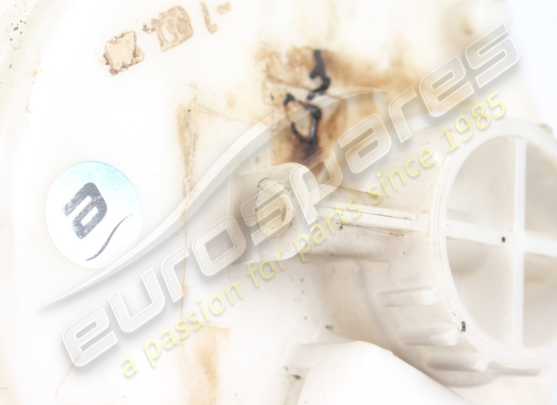 beschädigte ferrari komplette kraftstoffpumpe. teilenummer 181205 (2)