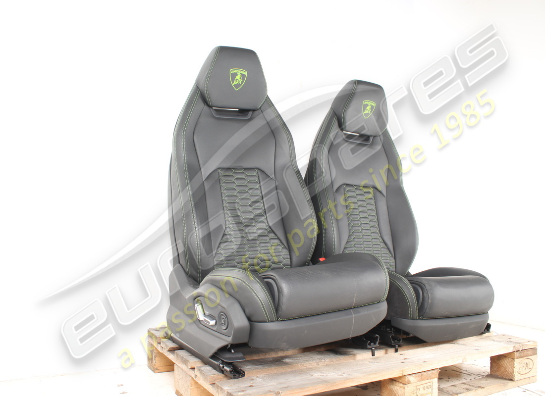 gebrauchtes lamborghini komplettes sitzset. teilenummer eap1227394 (2)