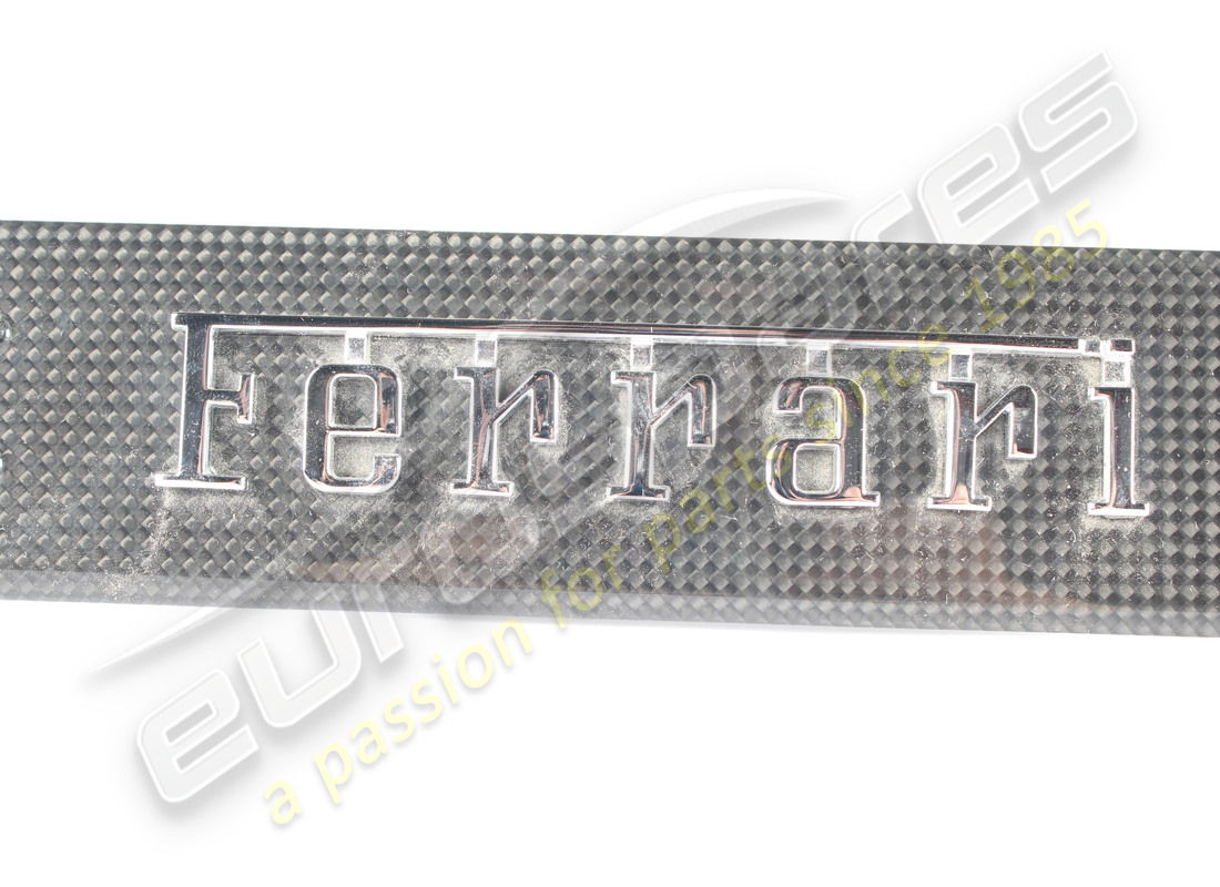 GEBRAUCHTE Ferrari LINKE KICKPLATTE. TEILENUMMER 811482 (1)
