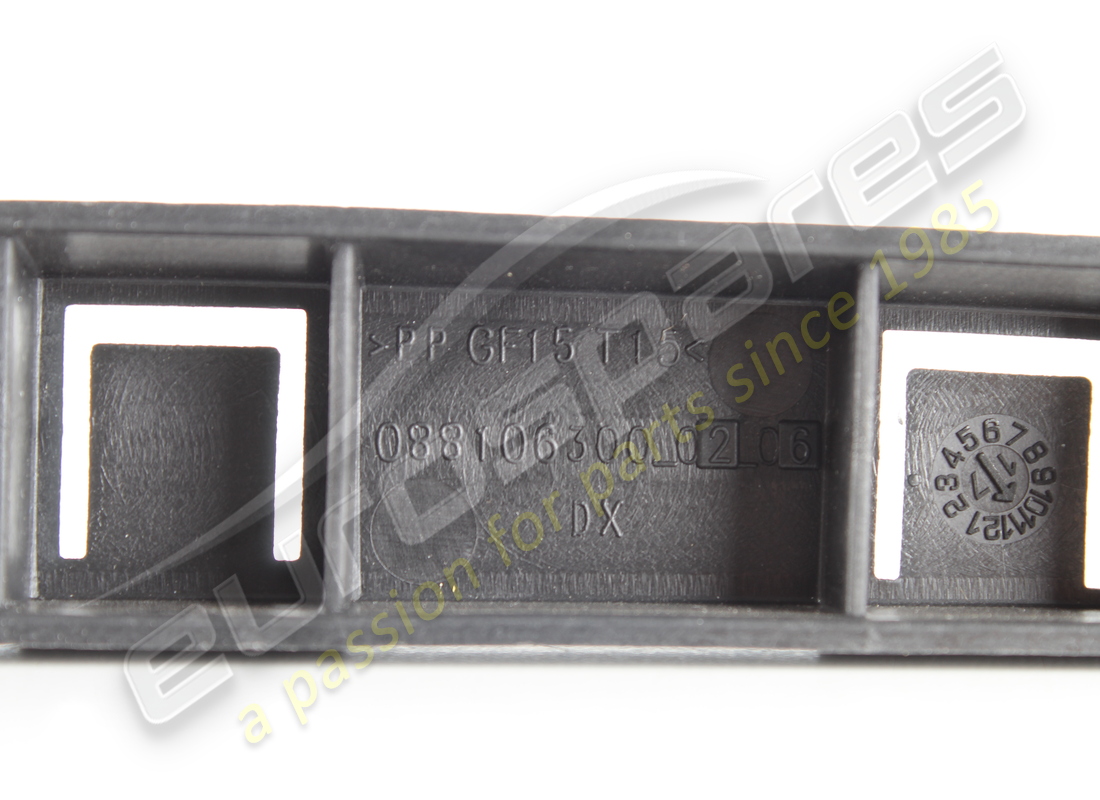 neu ferrari rechte seitliche hintere stossfängerhalterung. teilenummer 88106300 (5)