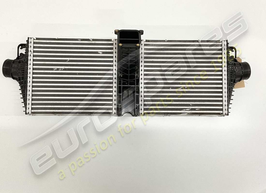 gebrauchter porsche ladeluftkühler. teilenummer 992145805g (1)