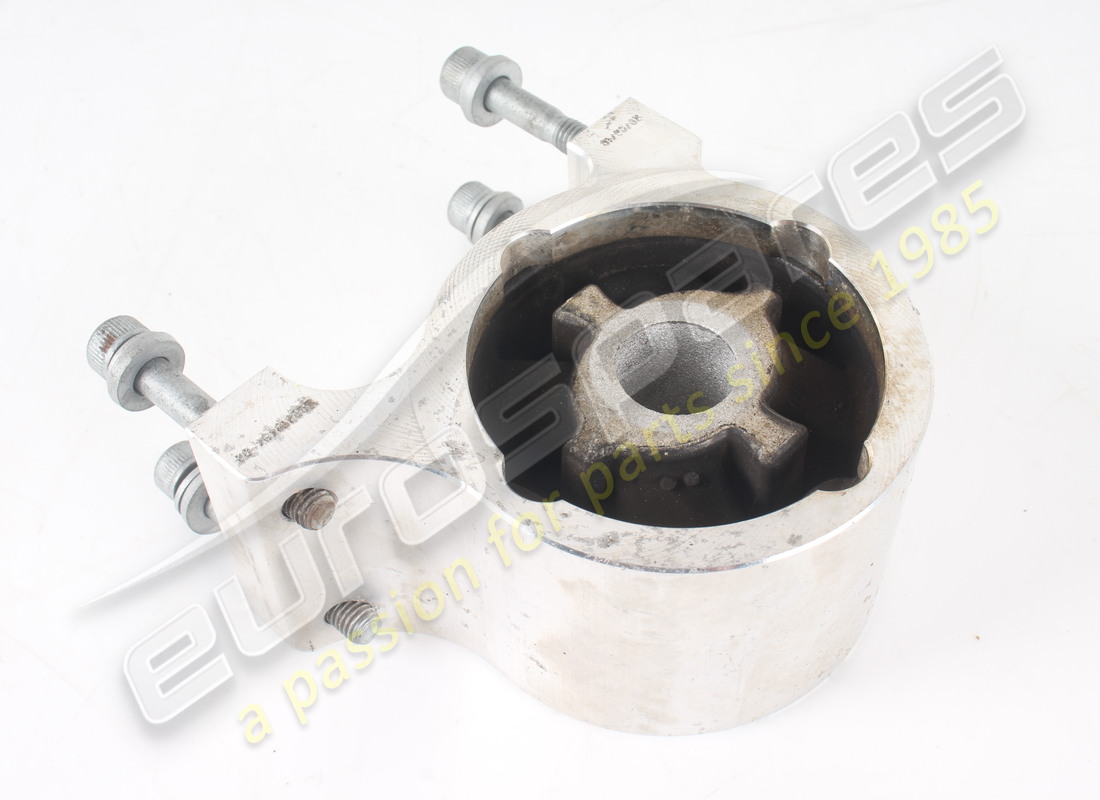 GEBRAUCHT FERRARI KOMPLETTE RH-BUCHSENHALTERUNG. TEILENUMMER 319484 (2) gebraucht ferrari komplette rh-buchsenhalterung. teilenummer 319484 (2)