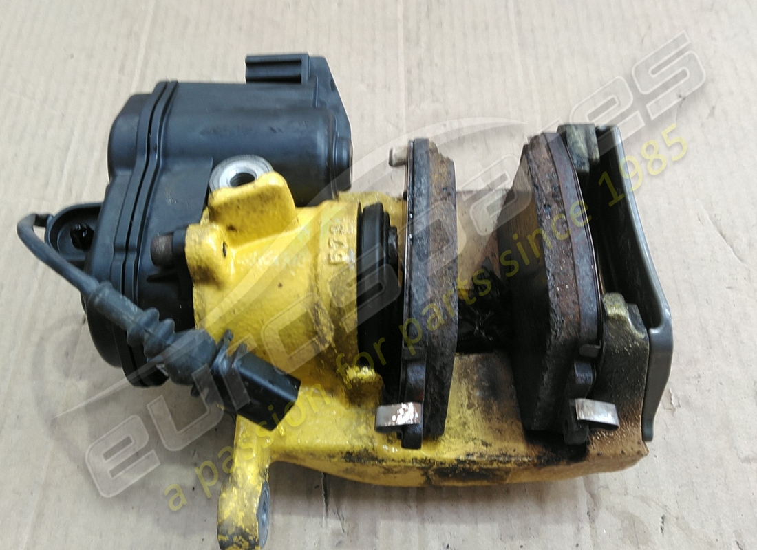 gebrauchtes lamborghini kolbengehäuse mit. teilenummer 4ml615404h (2)