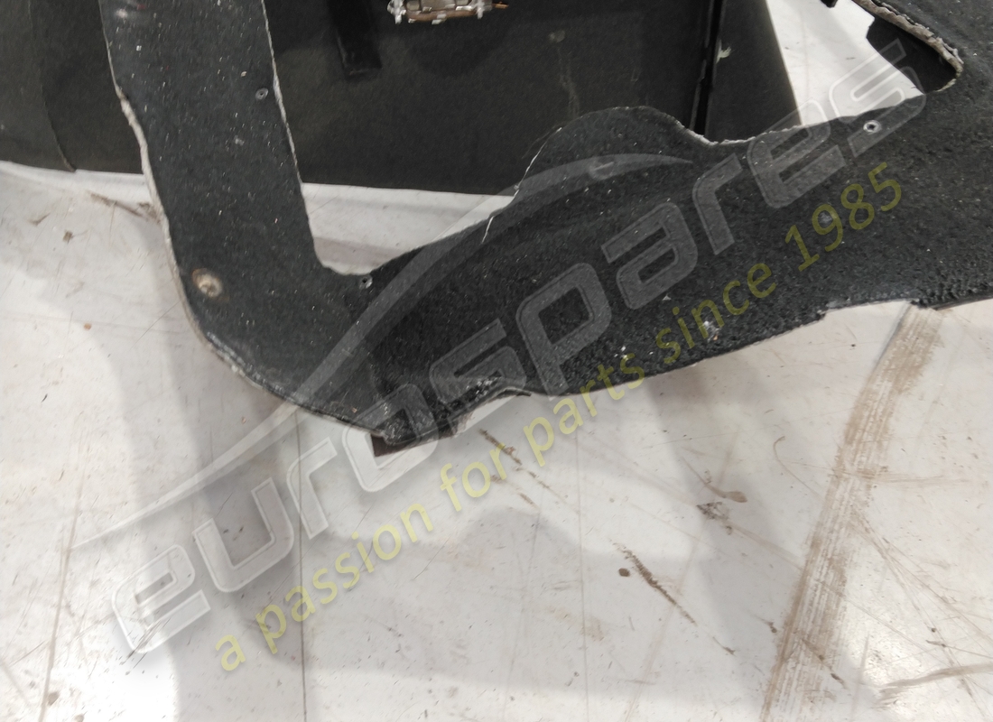 gebrauchter ferrari carpet series kofferraum. teilenummer 65753500 (2)