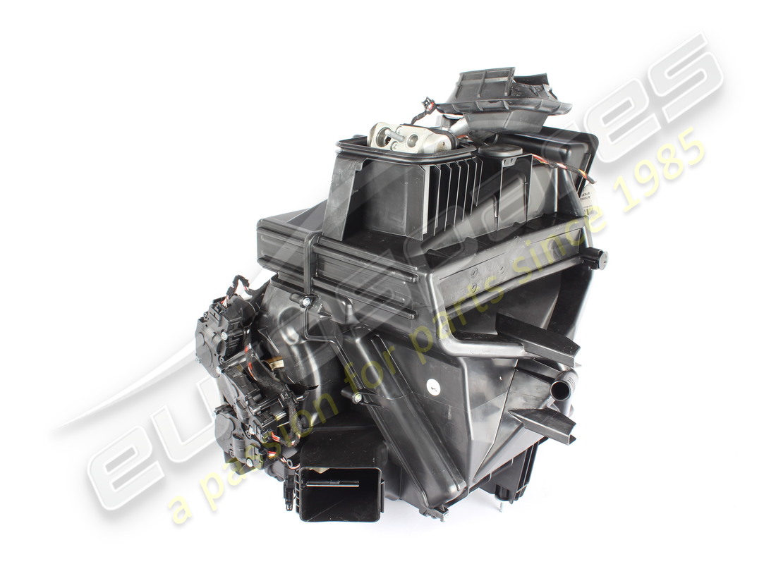beschädigtes porsche luftverteilungsgehäuse. teilenummer 9p5820293 (2)