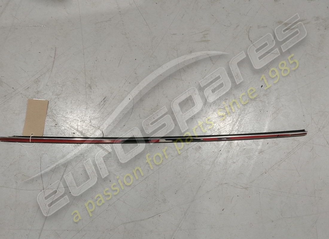 GEBRAUCHT Aston Martin DETTERSTREIFEN, TAILLE, AUSSEN, LINKS. TEILENUMMER 6G3320563BF (1)
